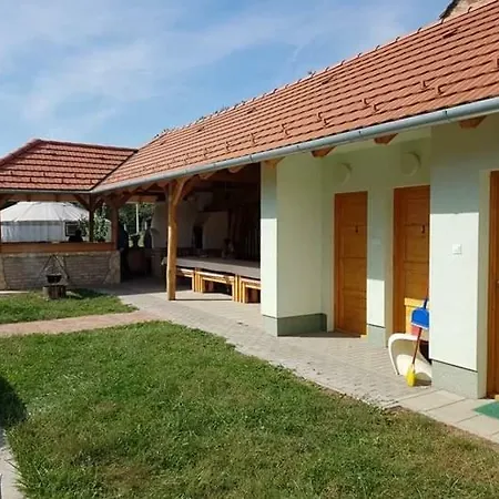Nomád Jurta Zalakaros Mellett Zalamerenye