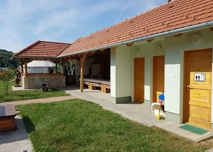 Nomád Jurta Zalakaros Mellett Zalamerenye